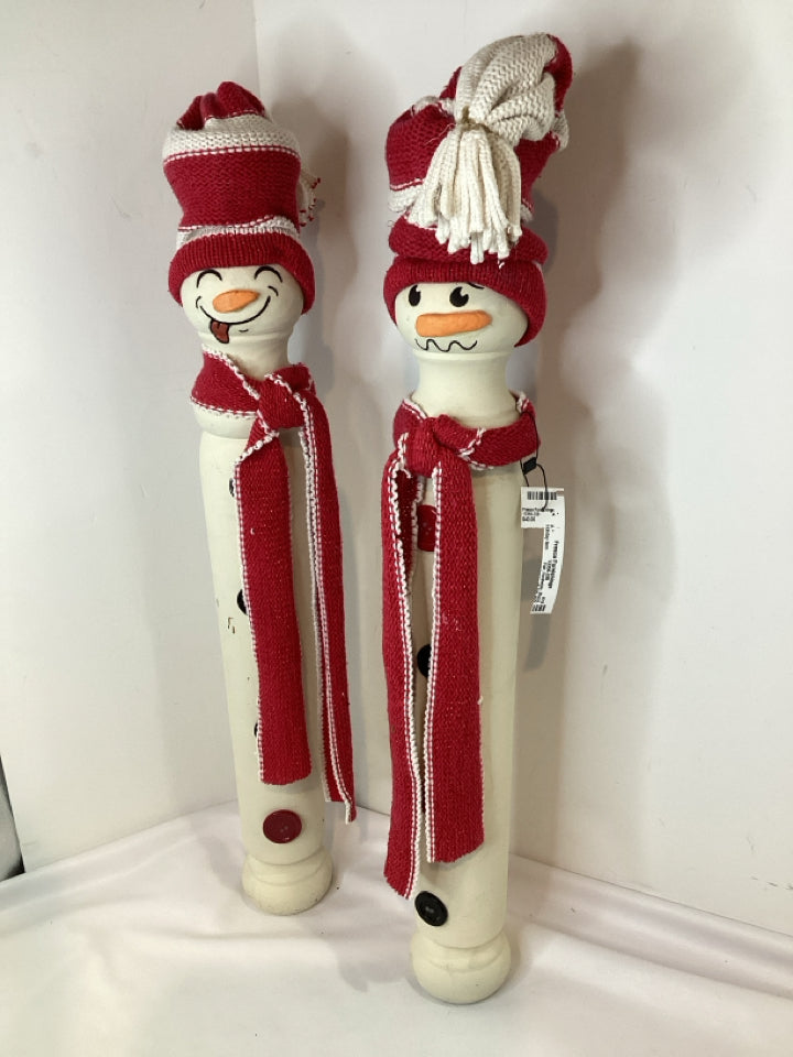 Pair Red/white Wood Snowmen Holiday Item