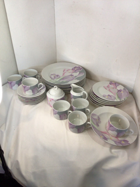 Mikasa Set of 6 White/Pastel China Floral Dish Set