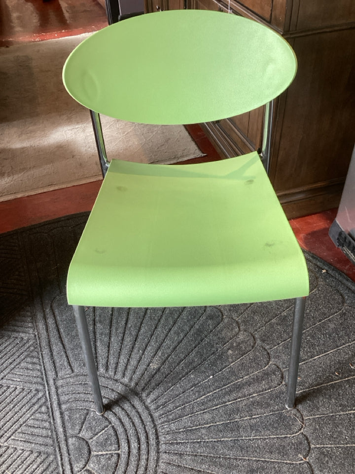 Izzy + Modern Green Chair