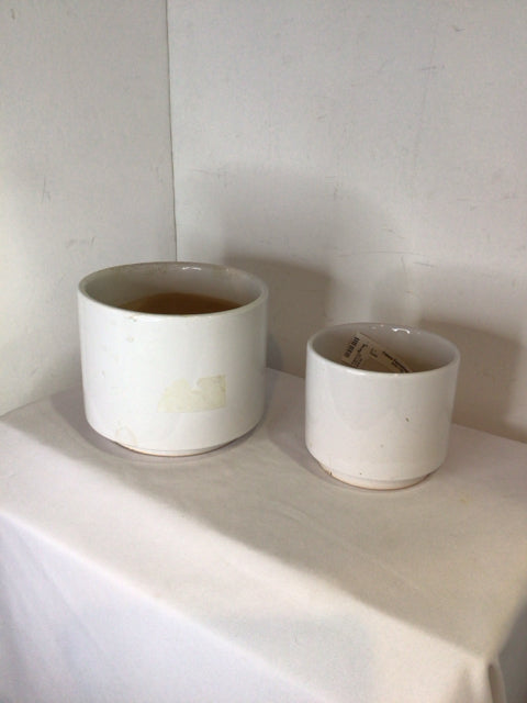Set of 2 White Ceramic Planter
