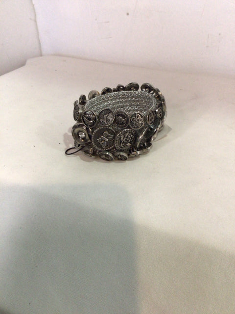 Mesh Silver Buttons Bracelet