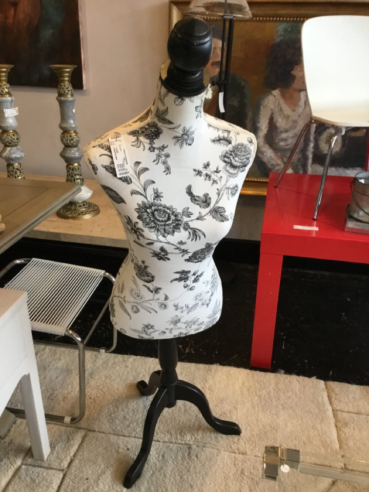 White/Black Mannequin