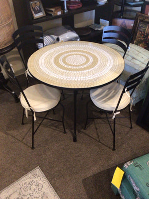 PIER 1 4 Chairs Tile Top Round Cream/Black Table & Chairs