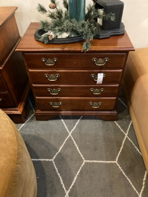 Vintage Wood 5 Drawer Night Stand Brown Dresser/Chest