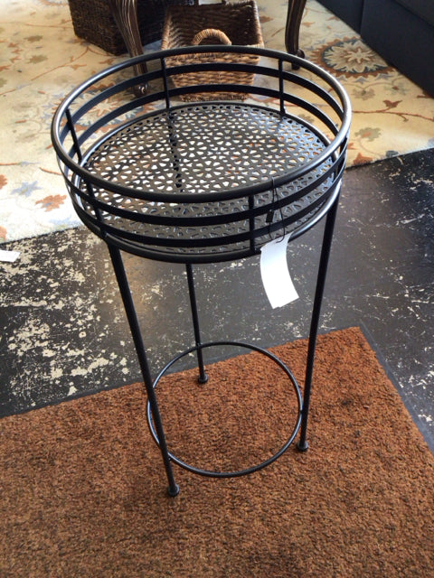 Bombay Co. Black Metal Plant Stand