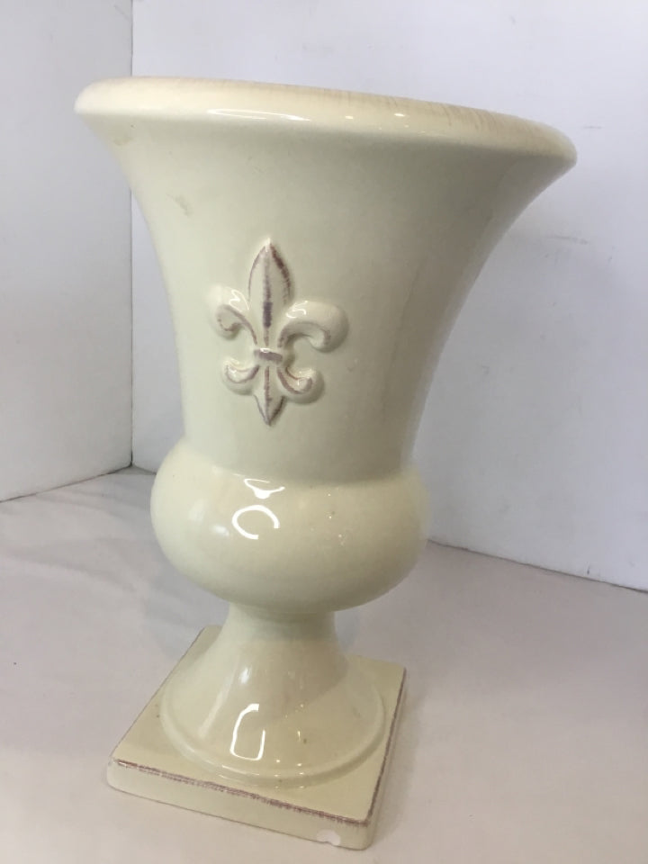 Southern Living Urn Cream Ceramic Fleur de Lis Planter