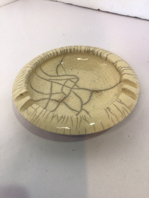 Mid-Century Cream/Gray Pottery Round Ash Tray