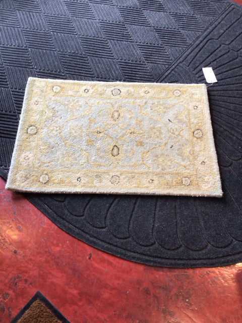 Safavieh Wool Medallion Yellow & Blue Rug