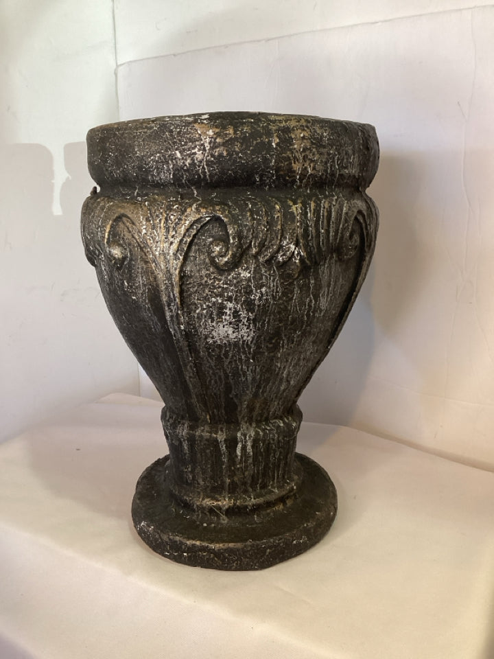 Black Pottery Planter