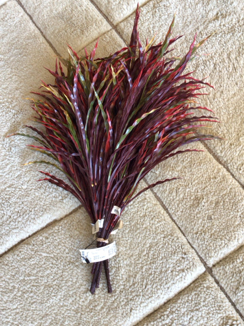 Set of 7 Red/Green Plastic Faux Plant