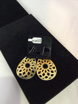 Cream Teardrop Earrings