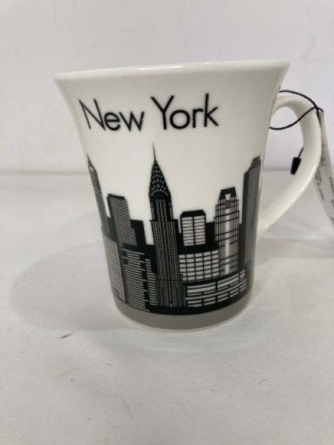 White/Black Ceramic New York Mug