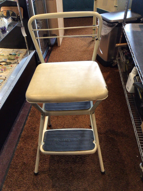 Vintage Cream Metal Step Stool