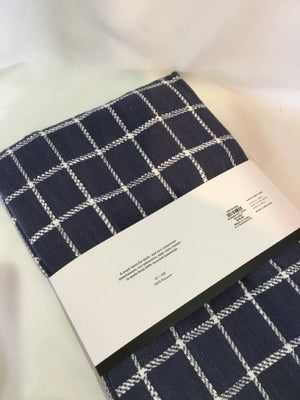 Sur la table NEW Blue/White Checked Table Runner