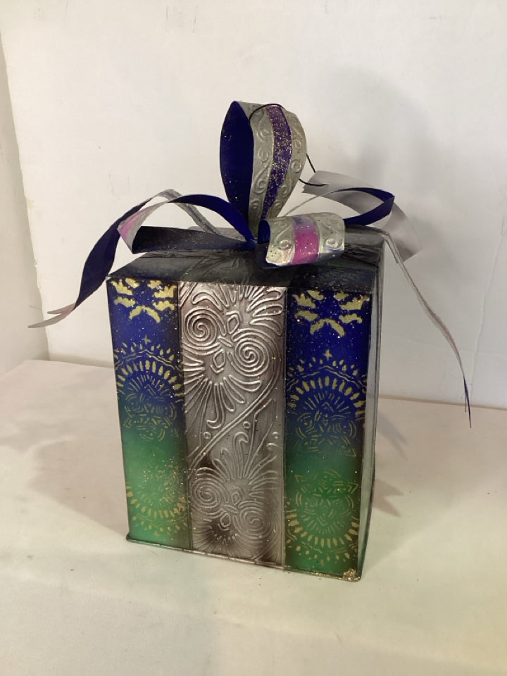 Christmas Blue/Silver Metal Present Holiday Item