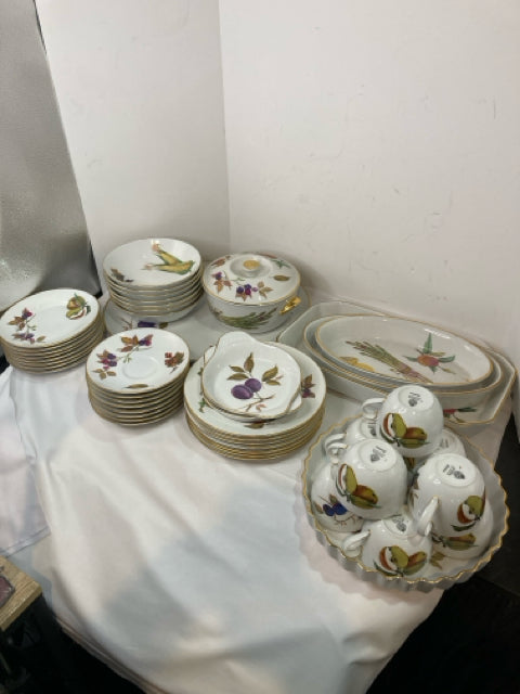 Royal Worcester Vintage White/Multi Porcelain Fruit/Vegetable Dish Set