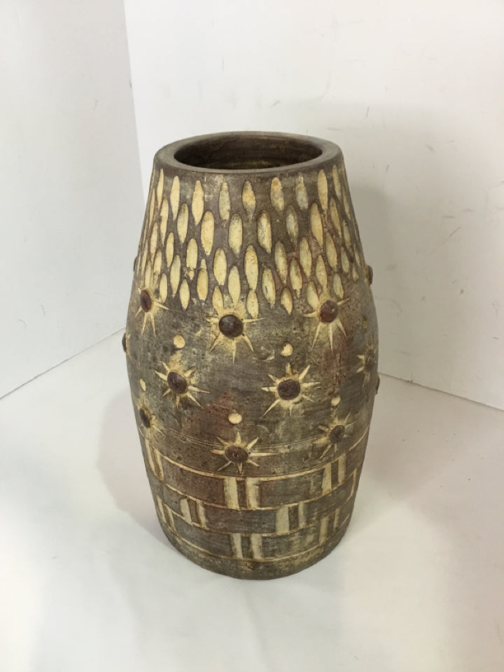 Cream/Gray Pottery Vase