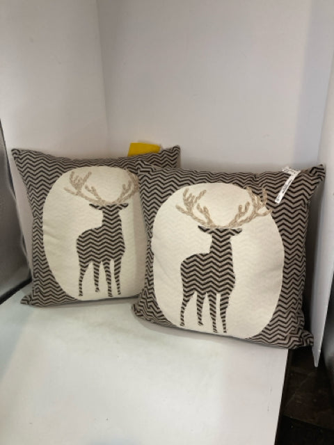 Pair Cream/Gray Deer Zig Zag Pillow Set