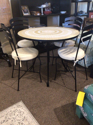 PIER 1 4 Chairs Tile Top Round Cream/Black Table & Chairs