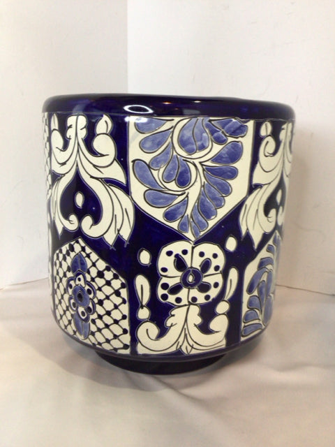 Outdoor/Outside Blue/White Pottery Planter