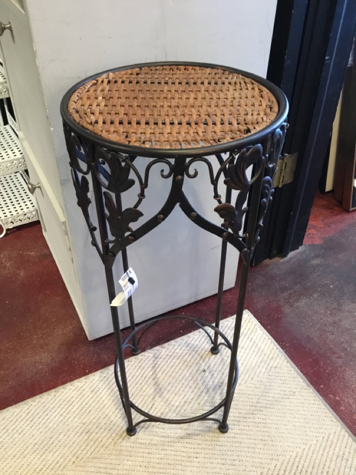 Black/Tan Wrought Iron Round Plant Stand