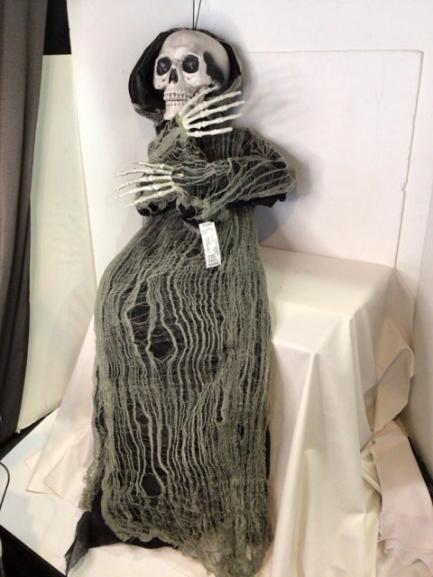 White/Gray Skeleton Holiday Item