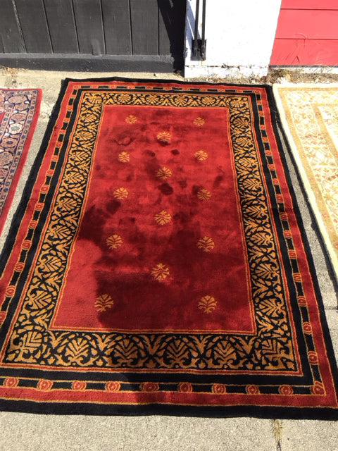Traditional Wool 5 X 8 Red/Black Rug