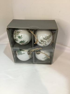 Pottery Barn Ornament White/Green Set of 4 Holiday Item