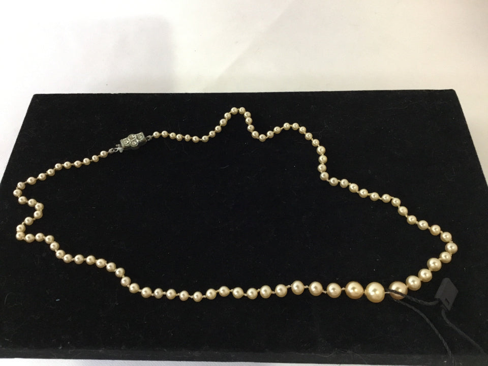 Vintage Faux White Pearl Necklace
