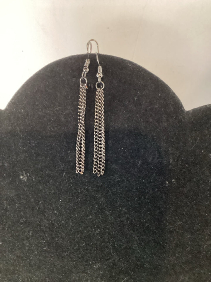 Chain Gunmetal Earrings