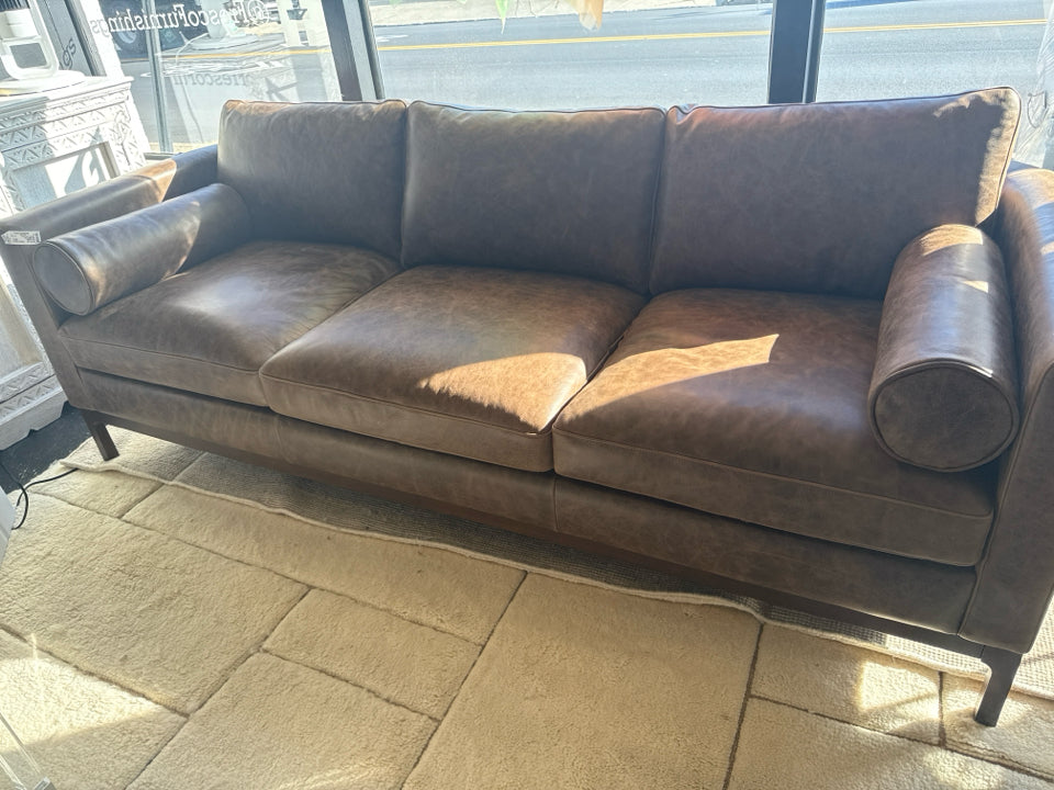 Poly & Bark Modern Leather Tufted Cognac Sofa/Couch 7WM9G7S3