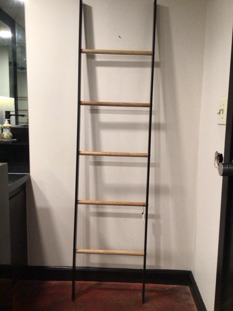 Black Metal/Wood Ladder