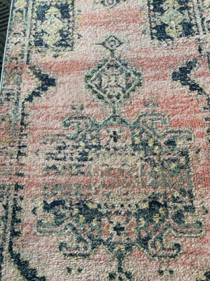 Loloi Runner Polypropelyne Floral Pink Rug