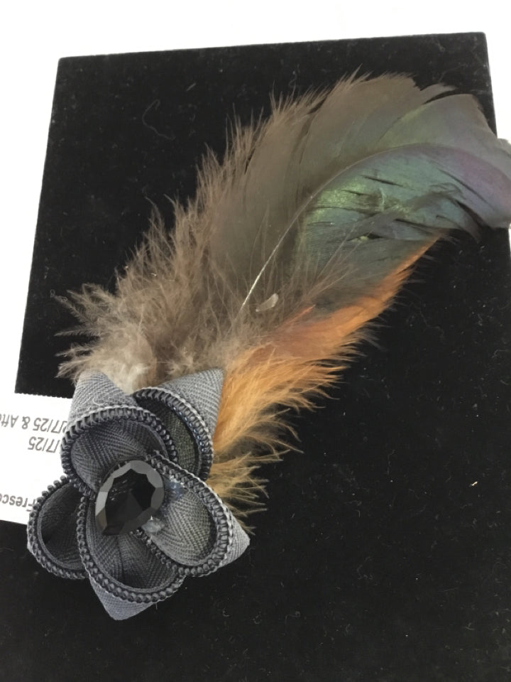Feather Black Pin