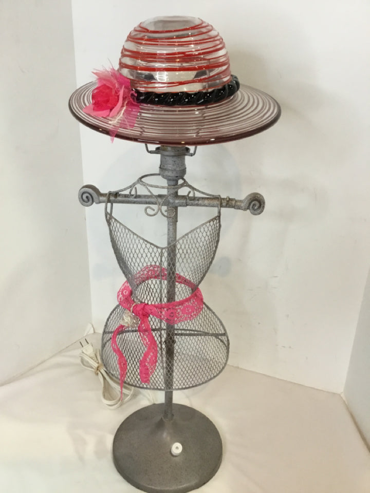 Steamer Silver/Pink Mannequin Lamp