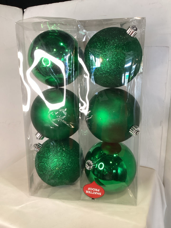 Ornament Green Plastic Outdoor/Outside Holiday Item
