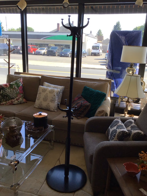 Black Metal Coat Tree