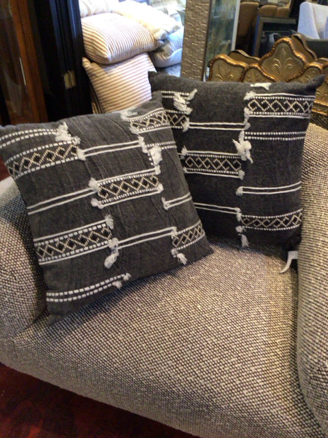Pair Black/White Cotton Pillow Set