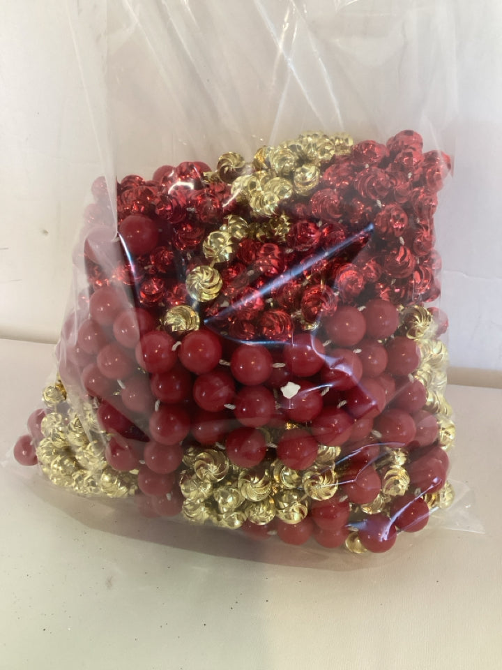 Garland Red/Gold Plastic Beads Holiday Item