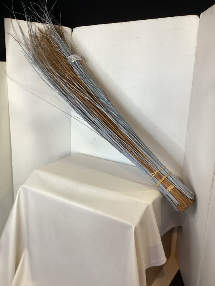 Blue/Brown Sticks