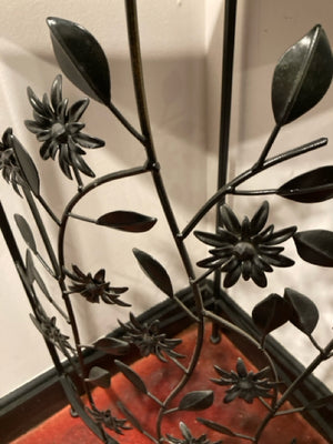 Corner Metal Flowers Black Table