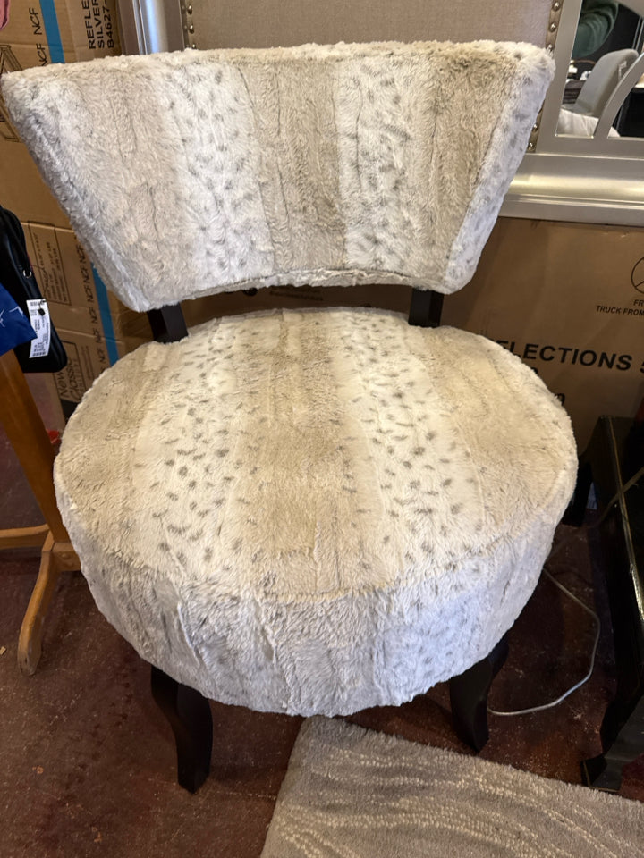Armless Faux Fur Leopard White/Tan Chair