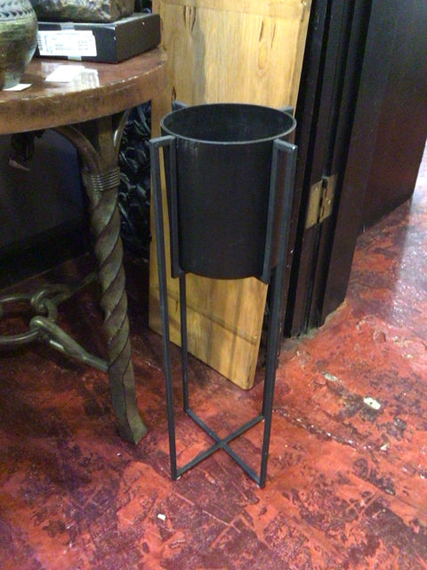 Black Plastic/Metal Planter