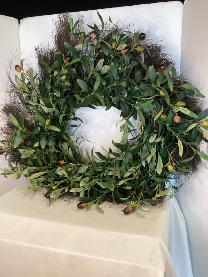 Kirkland's Green Olives Wreath