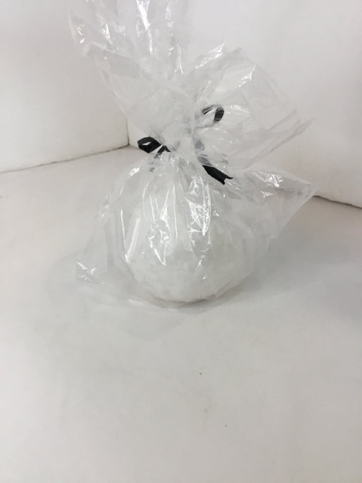 White Wax Snowball Candle