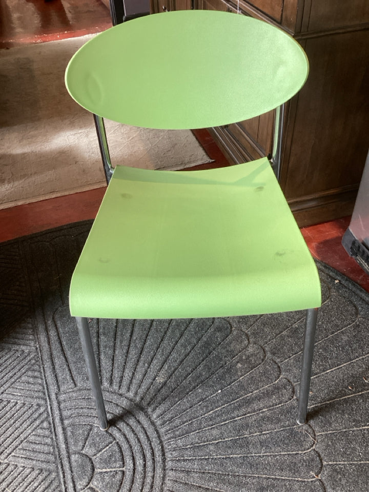 Izzy + Modern Green Chair