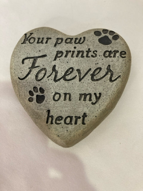 Memorial Gray Resin Heart Plaque