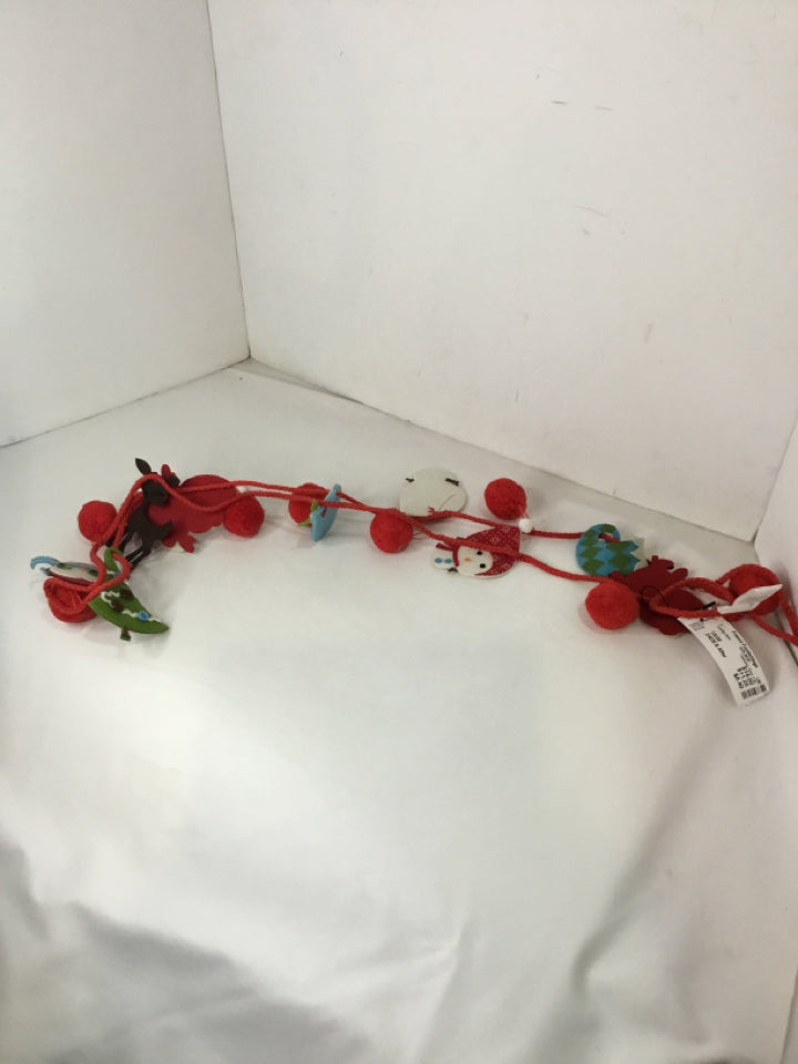 Garland Red Felt Santa Holiday Item