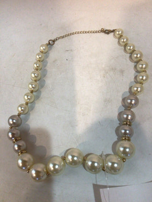 White/Clear Pearl Necklace