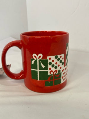 Waechtersbach Vintage Red/Green Ceramic Mug Packages Holiday Item